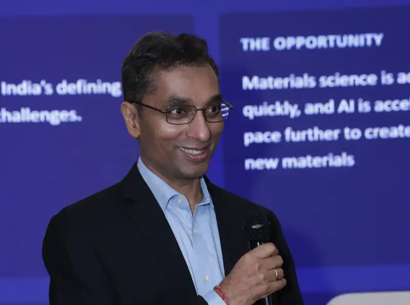 Chief Guest Dr. Vijay Mhetar